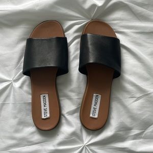 Steve Madden black sandals
